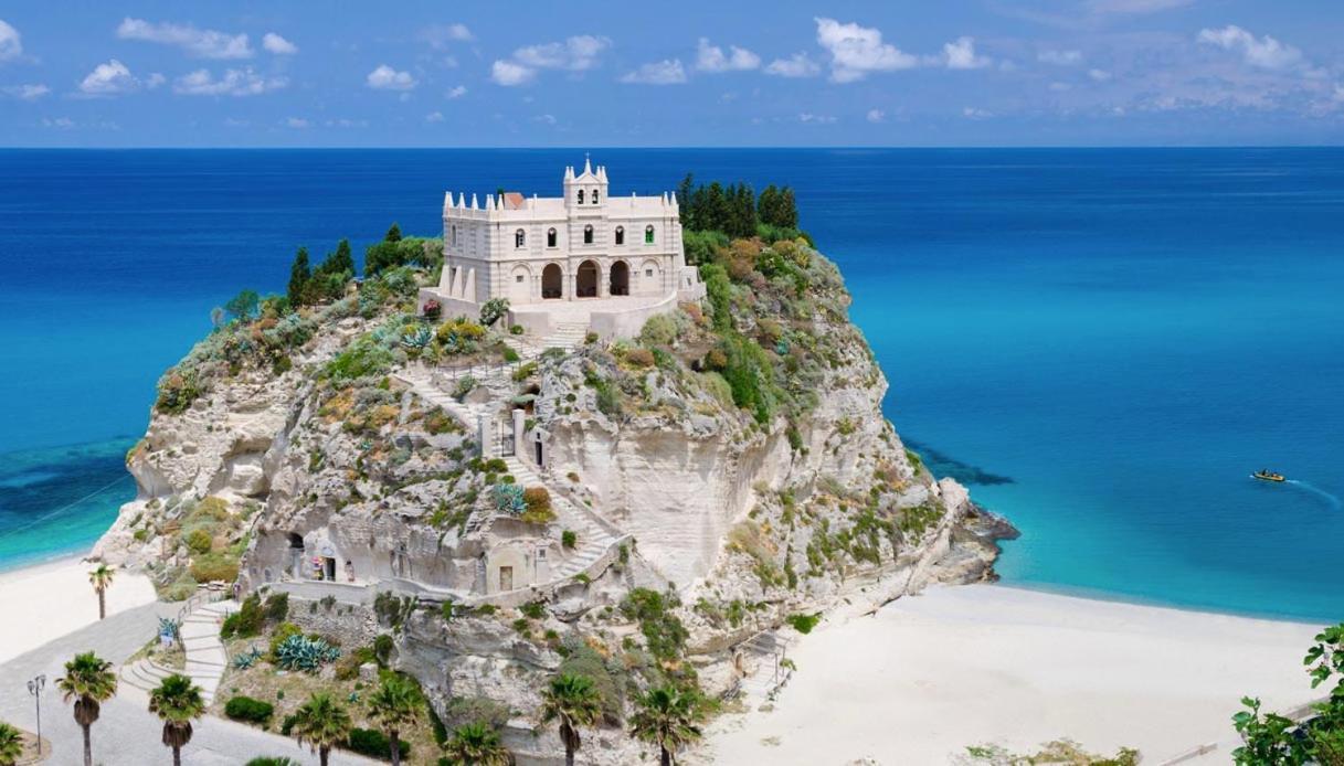 Ingrid Rooms Tropea Bagian luar foto