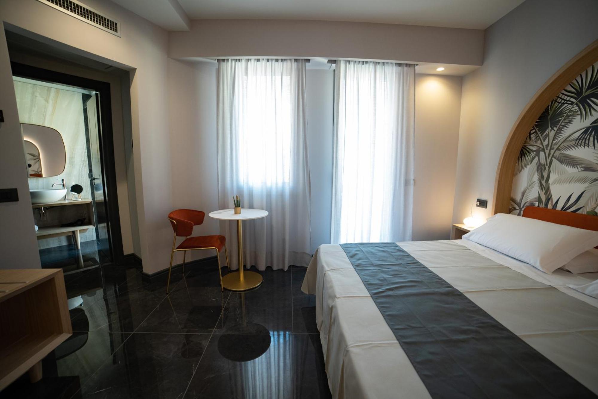 Ingrid Rooms Tropea Bagian luar foto