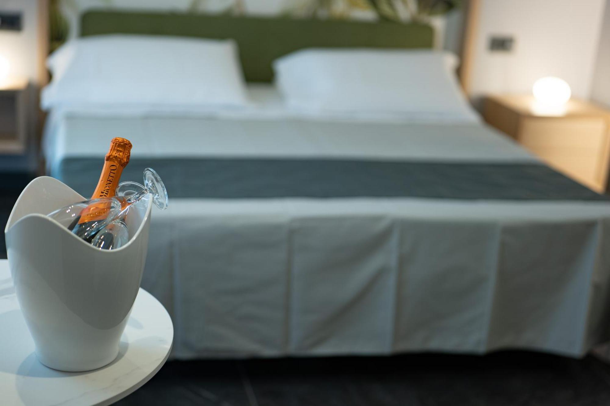 Ingrid Rooms Tropea Bagian luar foto