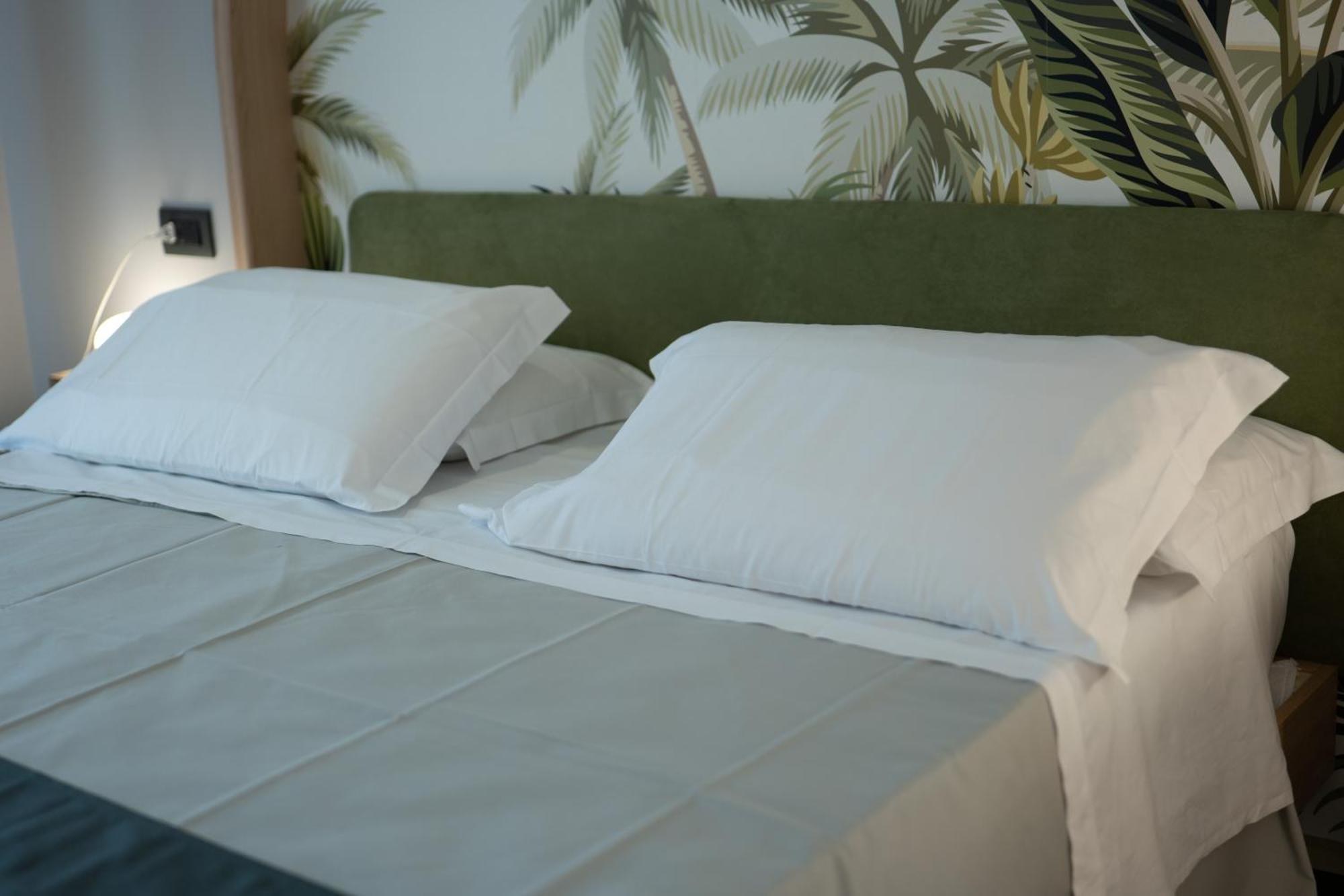 Ingrid Rooms Tropea Bagian luar foto